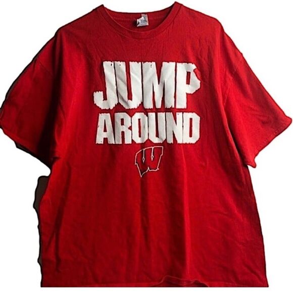 Wisconsin Badgers Mens Size 2XL T-shirt Jump Around Sportswear - Picture 1 of 6